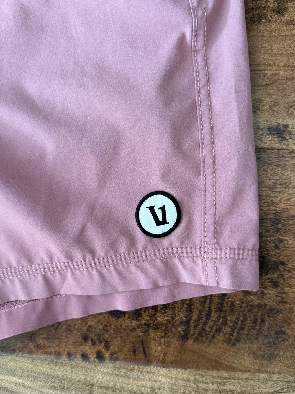Vuori men's S Kore Short 7" Inseam Drawstring Dusty Rose Clay logo solid pockets - Picture 5 of 6